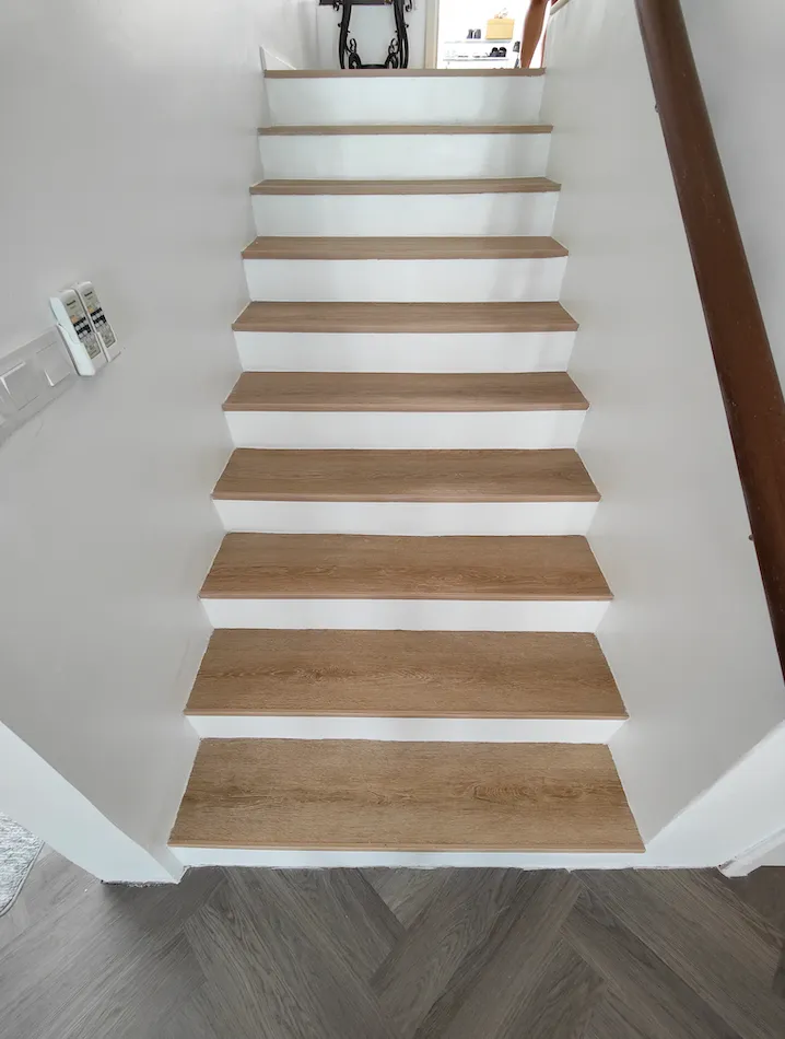 Tread 2 wall